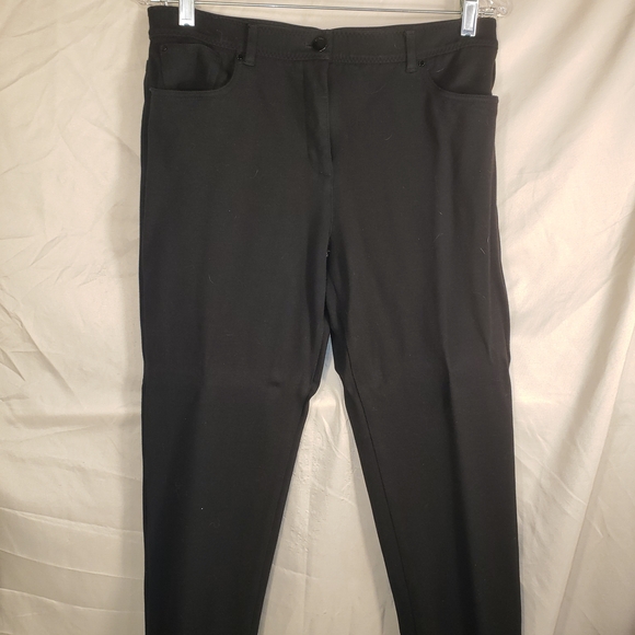 Chico's Pants - Chico's So Slimming Short Black Pants - 1.5